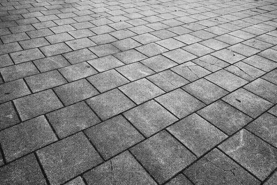 ¿Cómo limpiar baldosas porosas de exterior? Los mejores